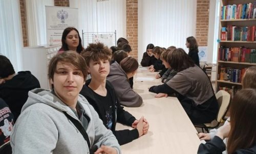 Круглый стол «Россия — мозаика народов. Единая страна — множество культур»